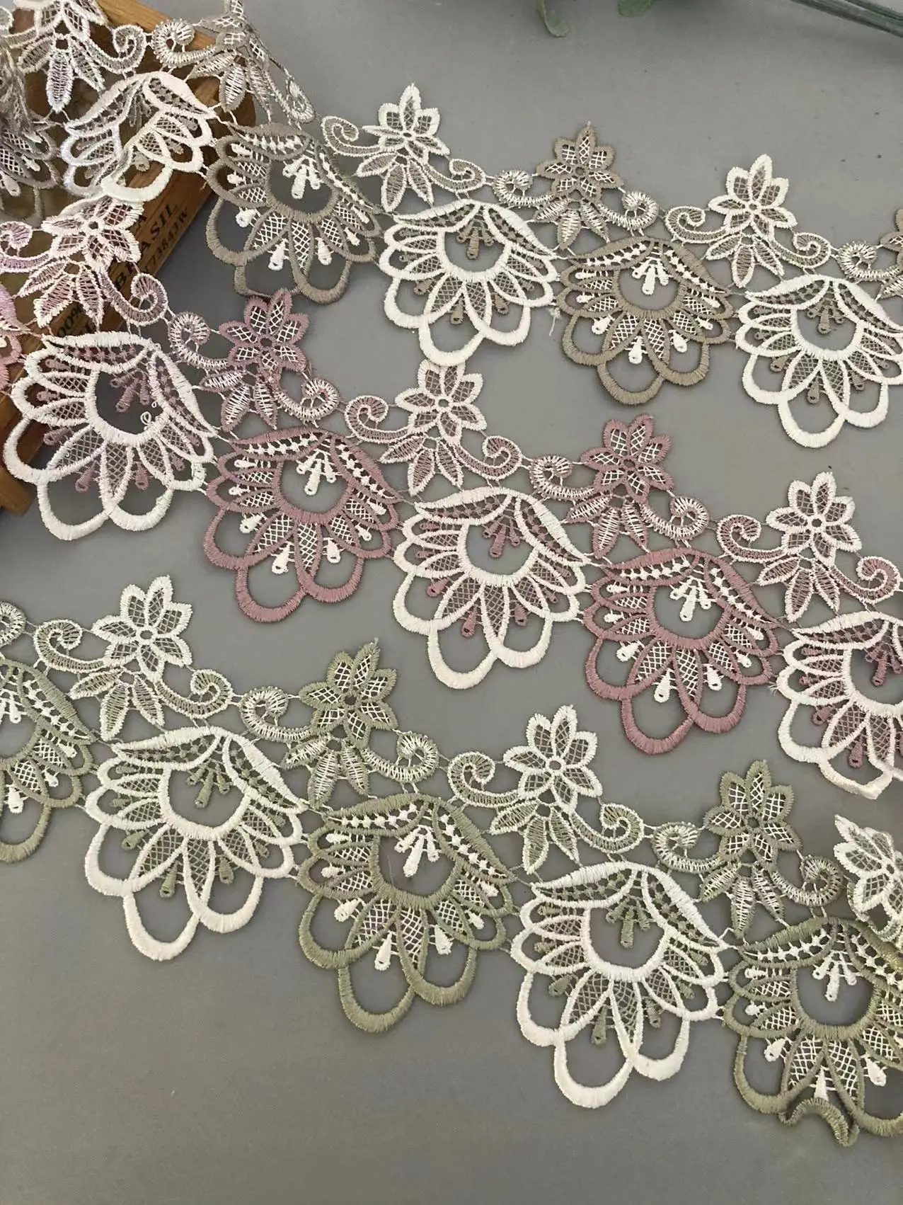 

2 Yards Width 8X14 CM Flower Lace Trims for Dress Costume Trimmings Applique Home Textiles Ribbon Crafts Sewing Fabric