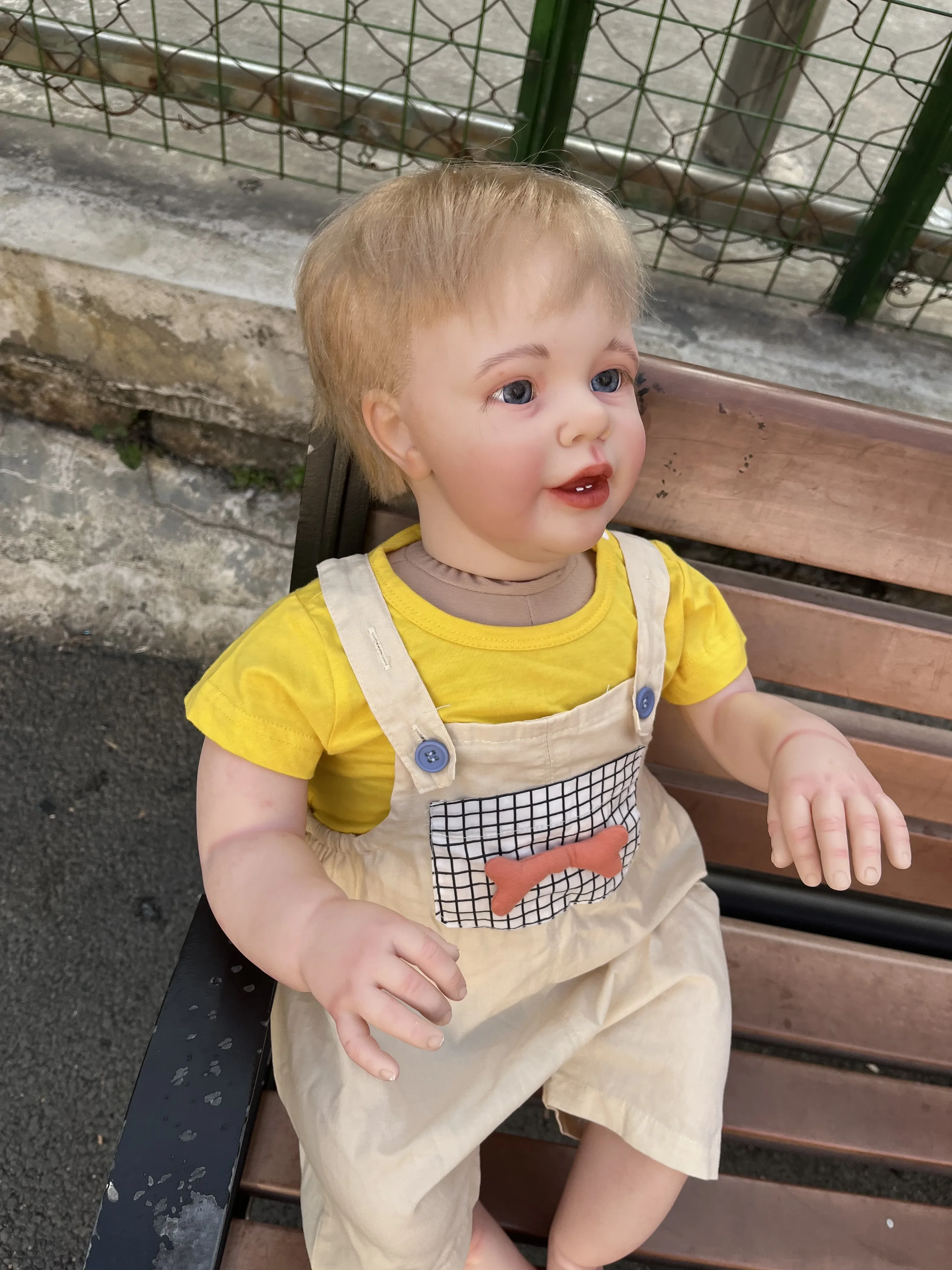 DLS Aangepaste Supply 28 inch Reborn Baby Katie Marie Boy Versie Handgeworteld Haar Al Afgewerkte Pop Met Jurk