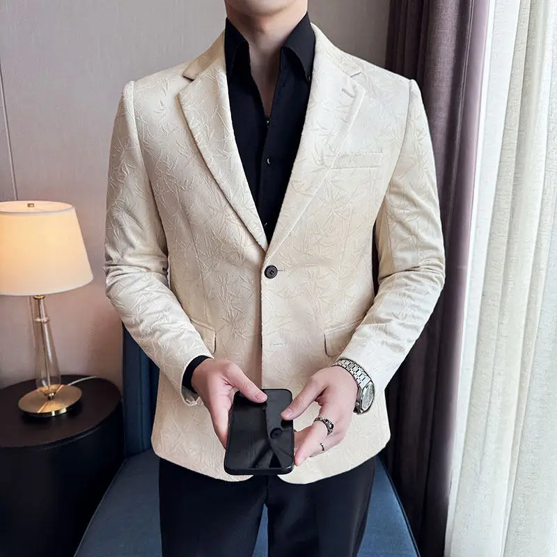 

High-quality, fashionable, cool, casual and trendy Korean-style slim-fit suit jacket with exquisite velvet jacquard