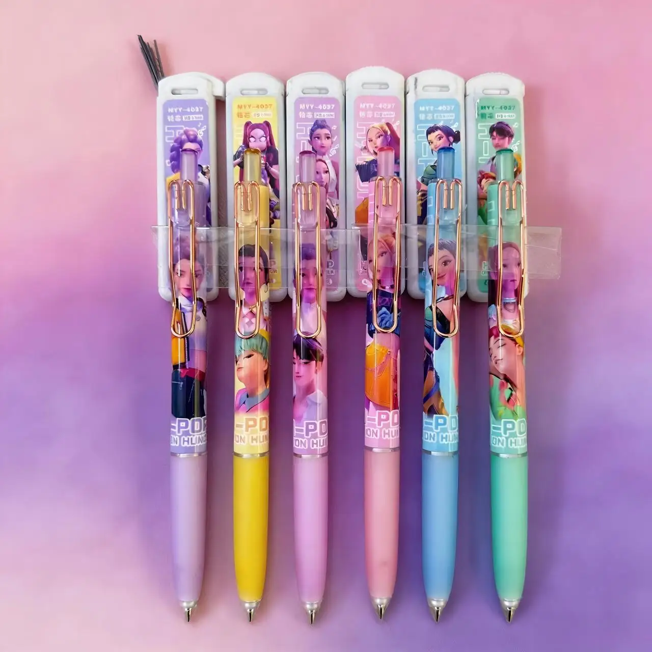 Anime Hunters Gilrs Lumi Mila Zoi HB Druckbleistifte mit Ersatzminen, einziehbarer automatischer Bleistift für Schule, Schreibwaren, Geschenk