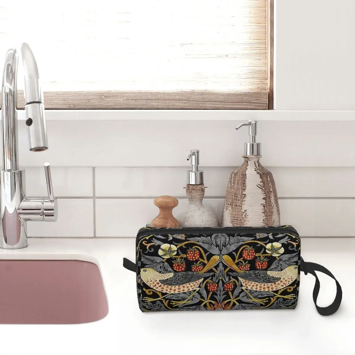 William Morris Strawberry Thief Makeup Bag Cosmetic Organizer Storage Dopp Kit for Women Beauty Travel Pencil Case