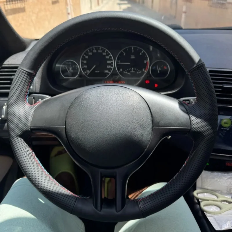 Maßgefertigter Auto-Lenkradbezug aus Kunstleder E39 X5 E53 Z3 E36 Auto-Innenausstattung Lenkradbezug für BMW E46