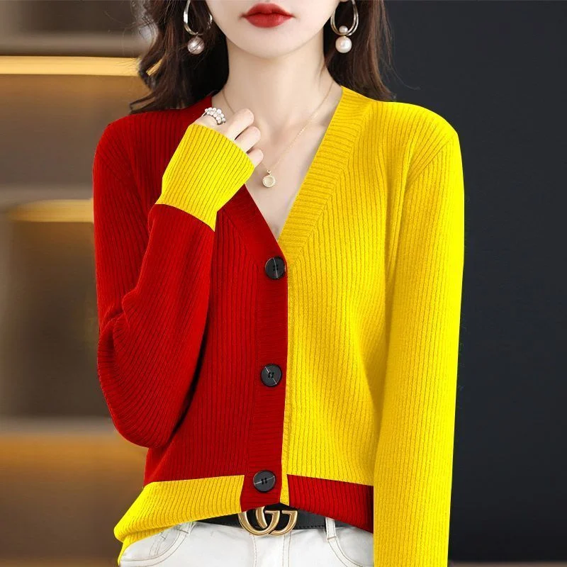 

2023 Autumn Winter Women Loose Wool Knitted Cardigan Female New Color Contrast V-neck Sweater Versatile Short Coat Thin Top WCH