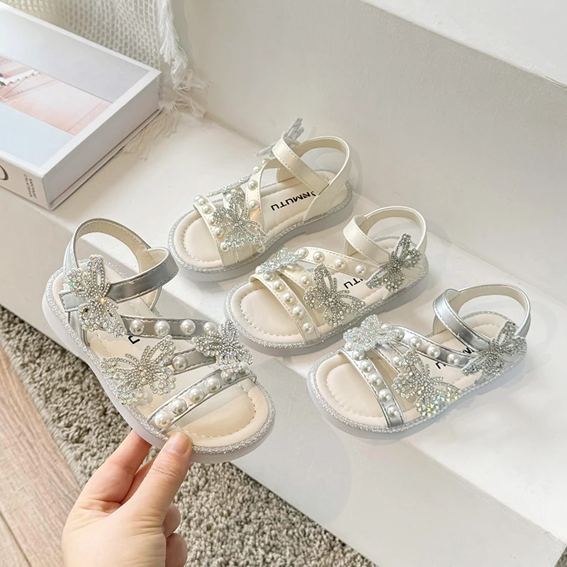 

Girls Rhinestone Princess Sandals with Butterfly-knot Fashion Kids Pearls Gladiator Sandals Children Summer Beach Shoes 2024 New