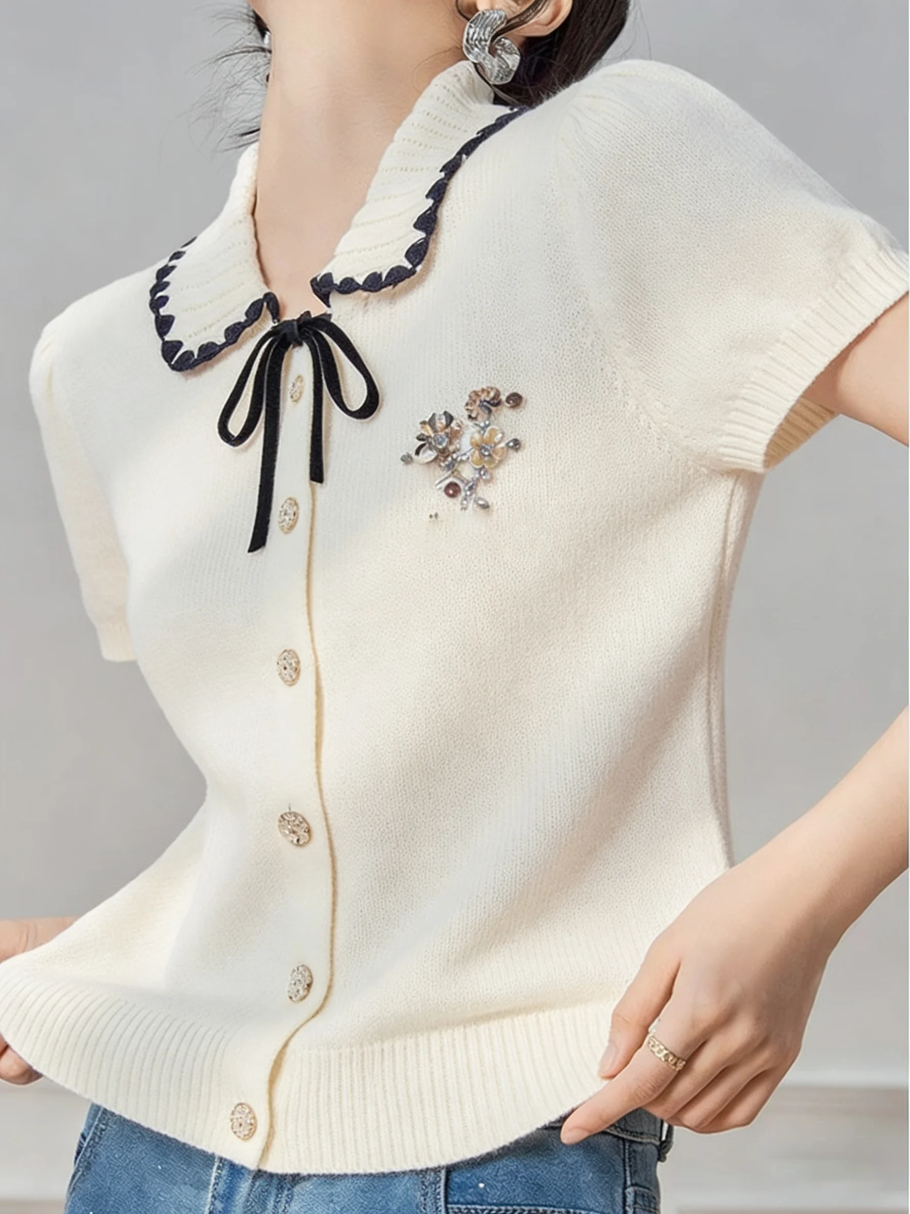 

Spring 2026 Women's White Collar Drawstring Short Sleeve Knitted Sweater Korean Style Unique Beautiful Top Matching Polyester...