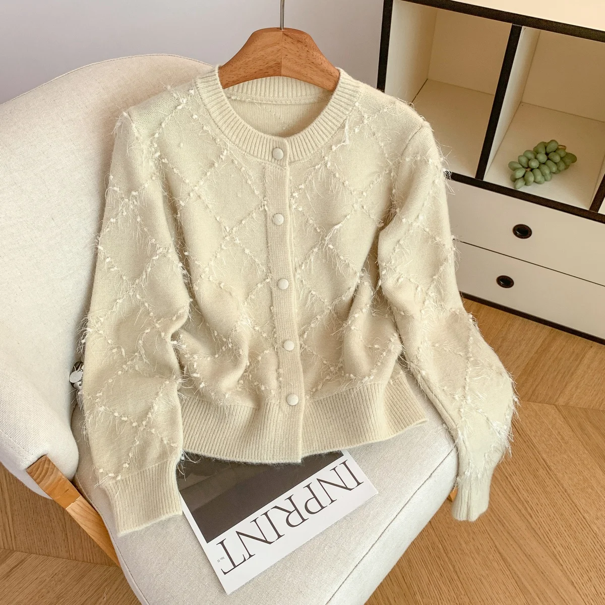 

Women's Beige Red round Neck Long Sleeve Casual Knitwear Cardigan Japanese High Street Fashion Retro Top Winter Sweater Clothes