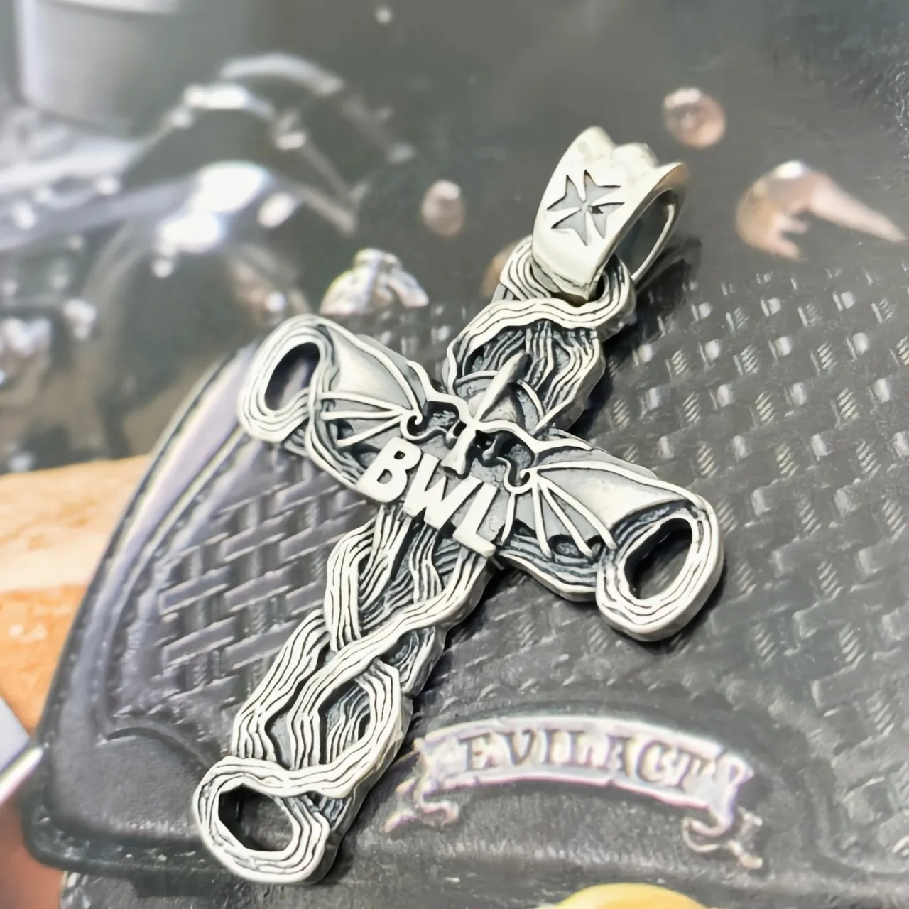 

sterling silver fashion brand European and American retro graffiti cross personality God of War fashion all-match hiphop pendant