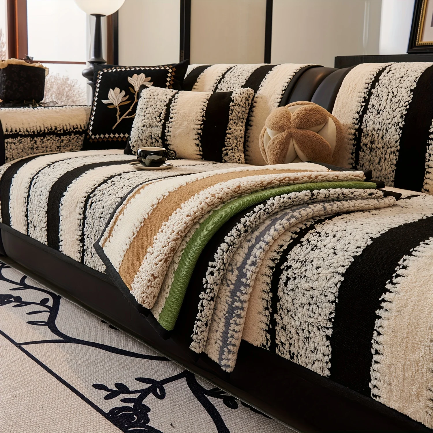 

Luxurious Plush Jacquard Sofa Cover - Thick, Non-Slip, Pet-Friendly Couch Protector for Living Room, Bedroom, Office Decor - Mac