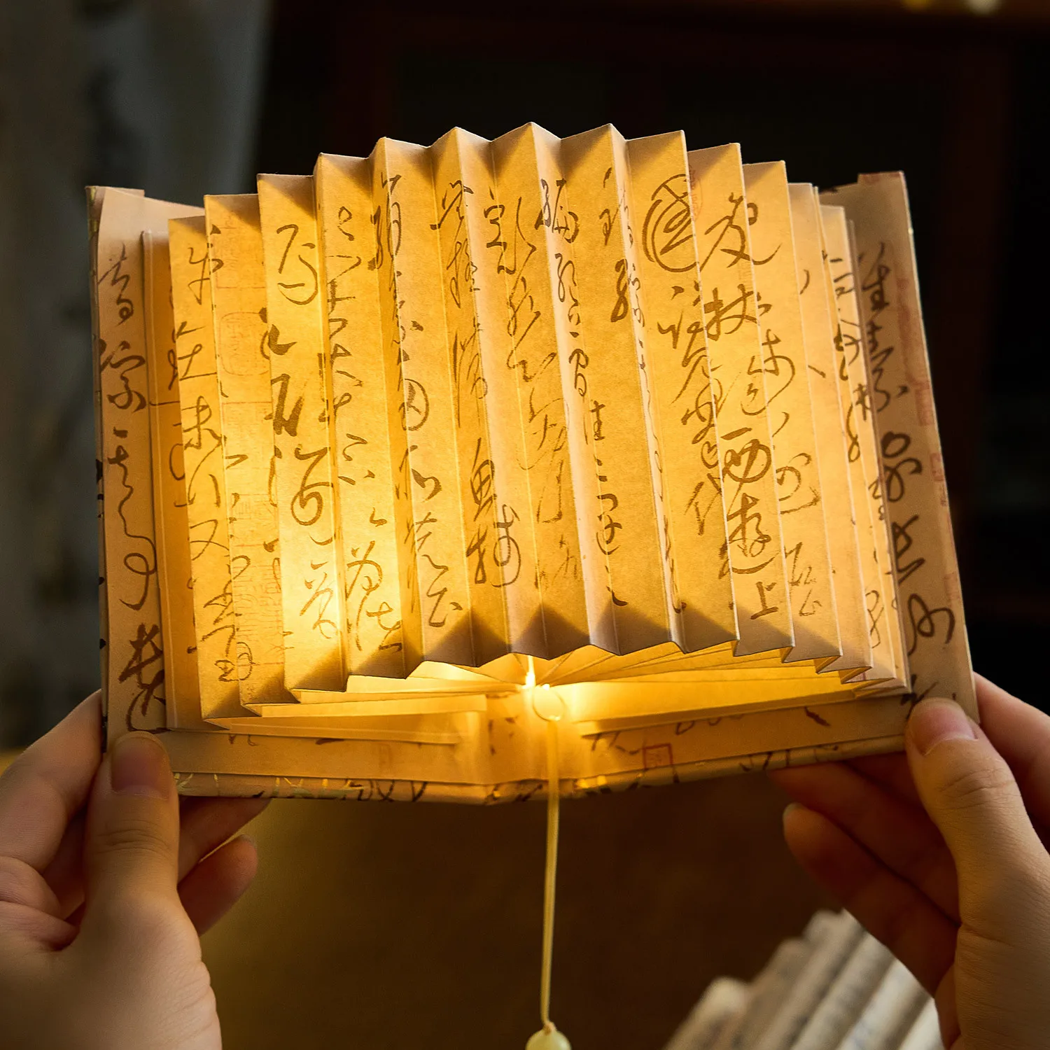 الصينية مروحة على شكل كتاب مصباح الزجاج حبة مصباح سلسلة الخط الفني اللوحات الشهيرة DIY اليدوية سطح المكتب الحلي