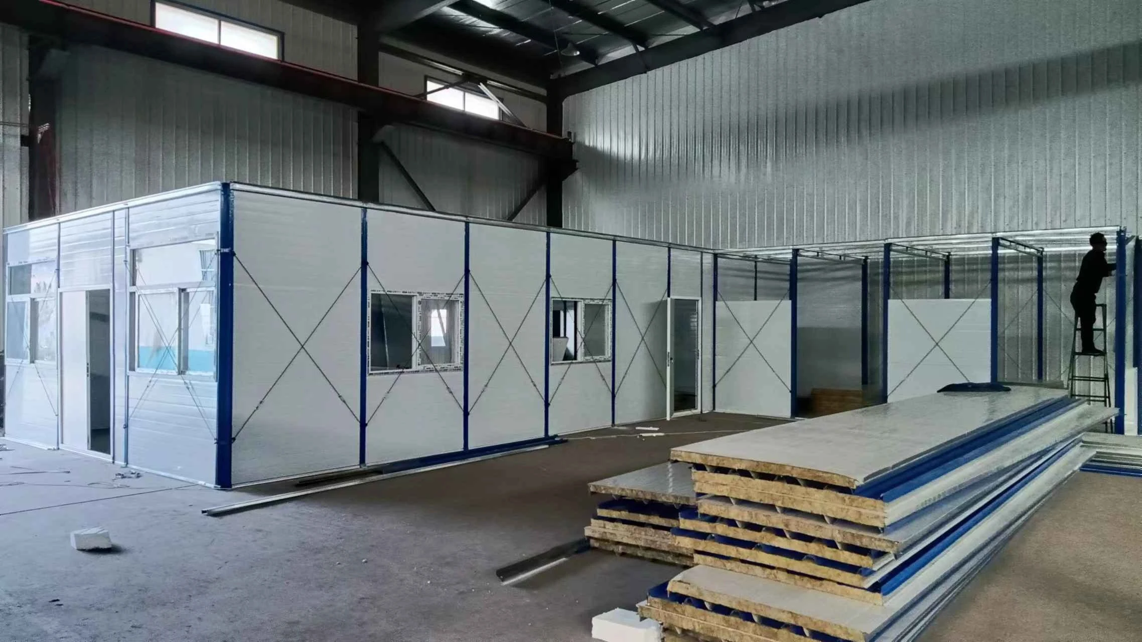 China Pre Build Fold Folding Container House Quick Build Flat Pack Prefabricated Windproof Apartment/Villa/Hospital/Hotel