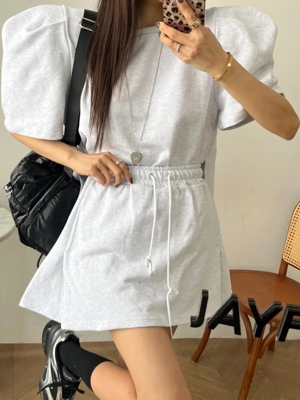 

Women's Bubble Sleeve Short Sleeve Top with Elastic Waist And Side Slit Skirt Anti-Light Set Casual Style Spring Fashion