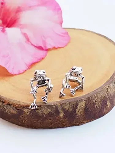 Alte Frosch form Retro Temperament niedlichen Tier Ohrringe Mädchen Neuheit kreative personal isierte Ohrringe Damen Schmuck Geschenk