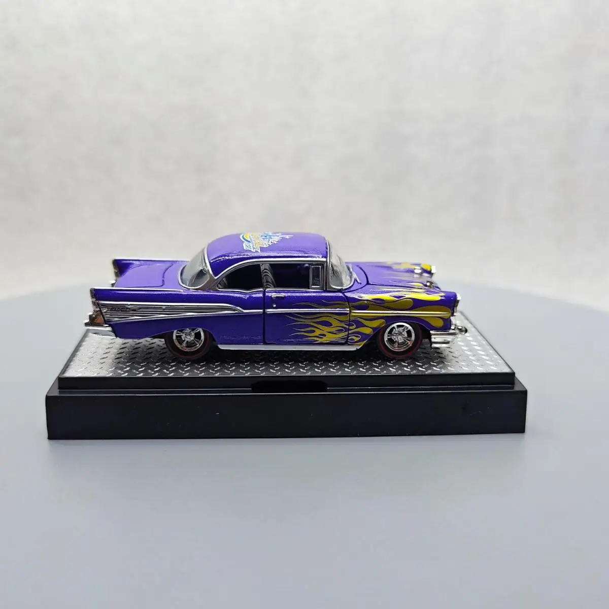 M2 Machines 1/64 1973 Bel Air Purple Flame Die-cast alloy car model collection display child gift