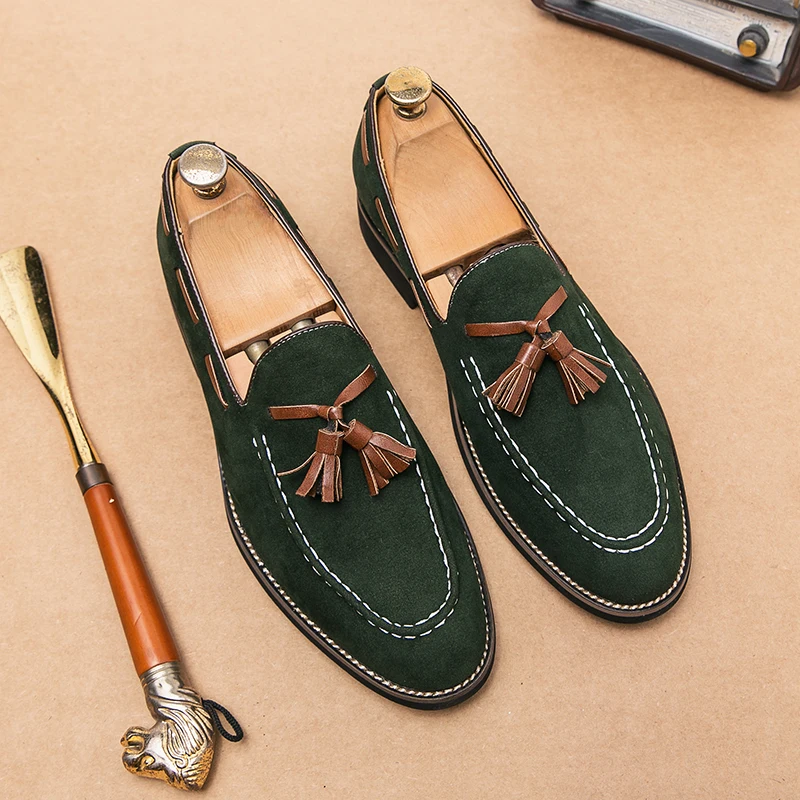 

Tassels Elegant Man Dress Shoes Fashion Green Slip-on Social Shoes Comfortable Suede Loafers For Men Pointed Toe Men's Moccasins