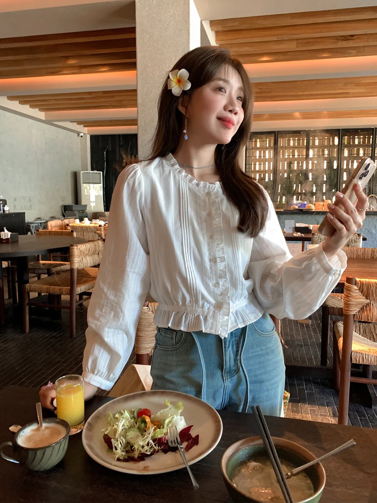 

Sisilyon French Style Cotton Blend Short Sleeve White Shirt Women's Chic Floral Trim Shirt Breathable Comfortable Korean Fashion