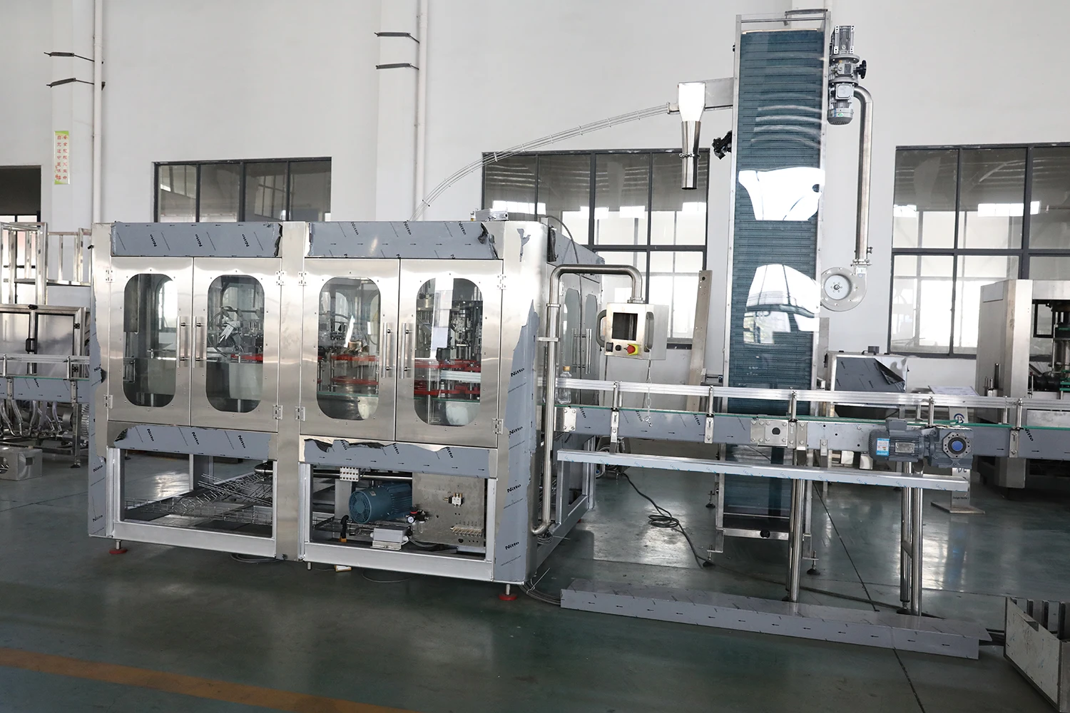 24 Heads Rotary Beverage Filling Machine Line High Speed Pet Bottle Juice Rinsing Filler Capper Machine Manufacturer China