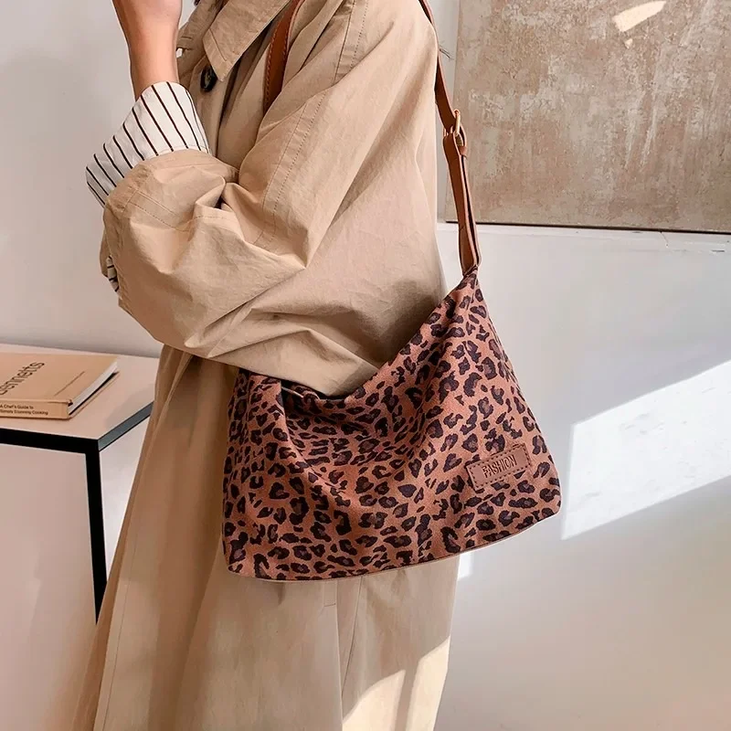 

Suede Zipper Commuting Large Capacity Shoulder Bags Leopard Print Sewing Thread 2025 Hot Sale Crossbody Bags for Women