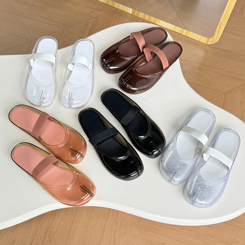 2026 Harajuku Split Toe Jelly Mule Slippers Women Elastic Strap Transparent PVC Retro Peep Toe Flat Casual Summer Slide Sandals