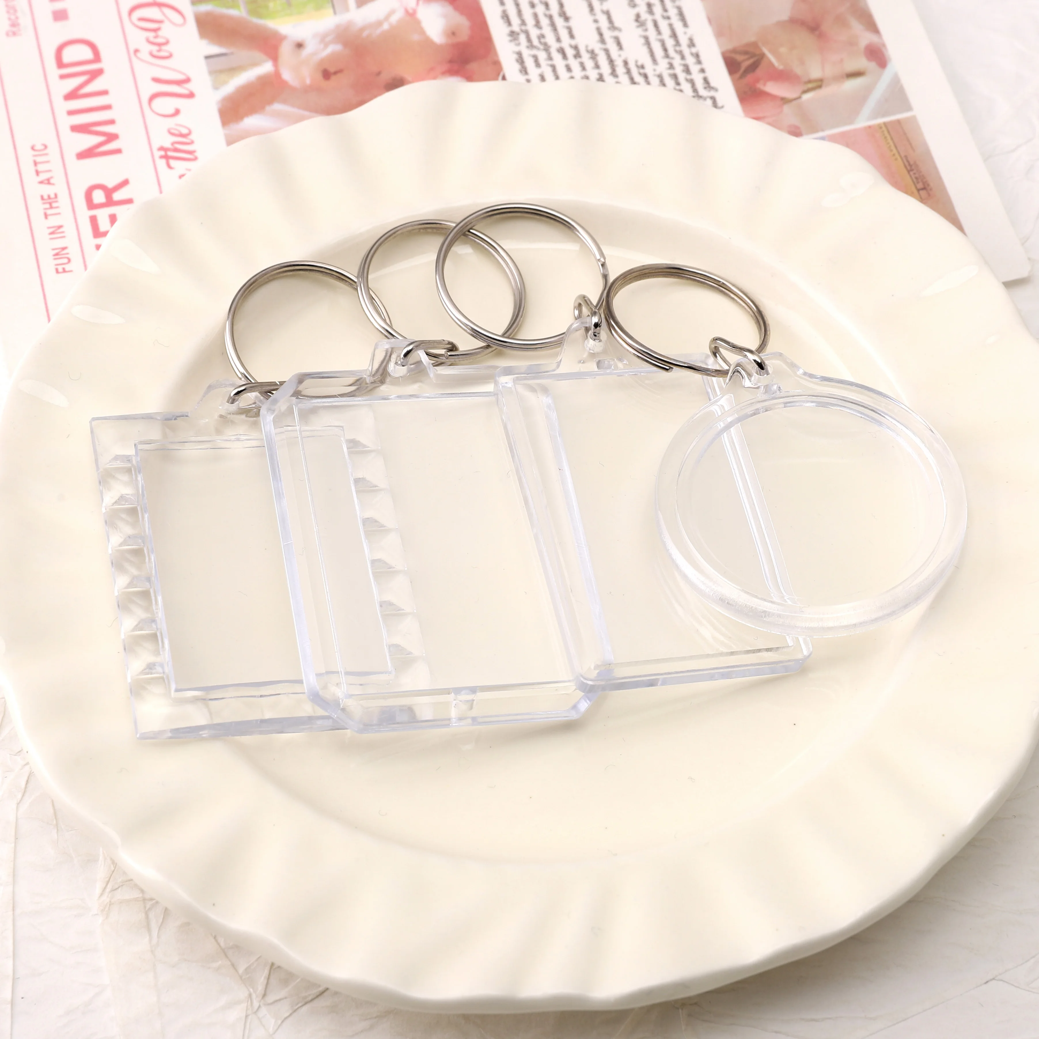 พวงกุญแจกรอบรูปใส 5/10 ชิ้น หลายรูปทรง อะคริลิกใส สำหรับทำเครื่องประดับ