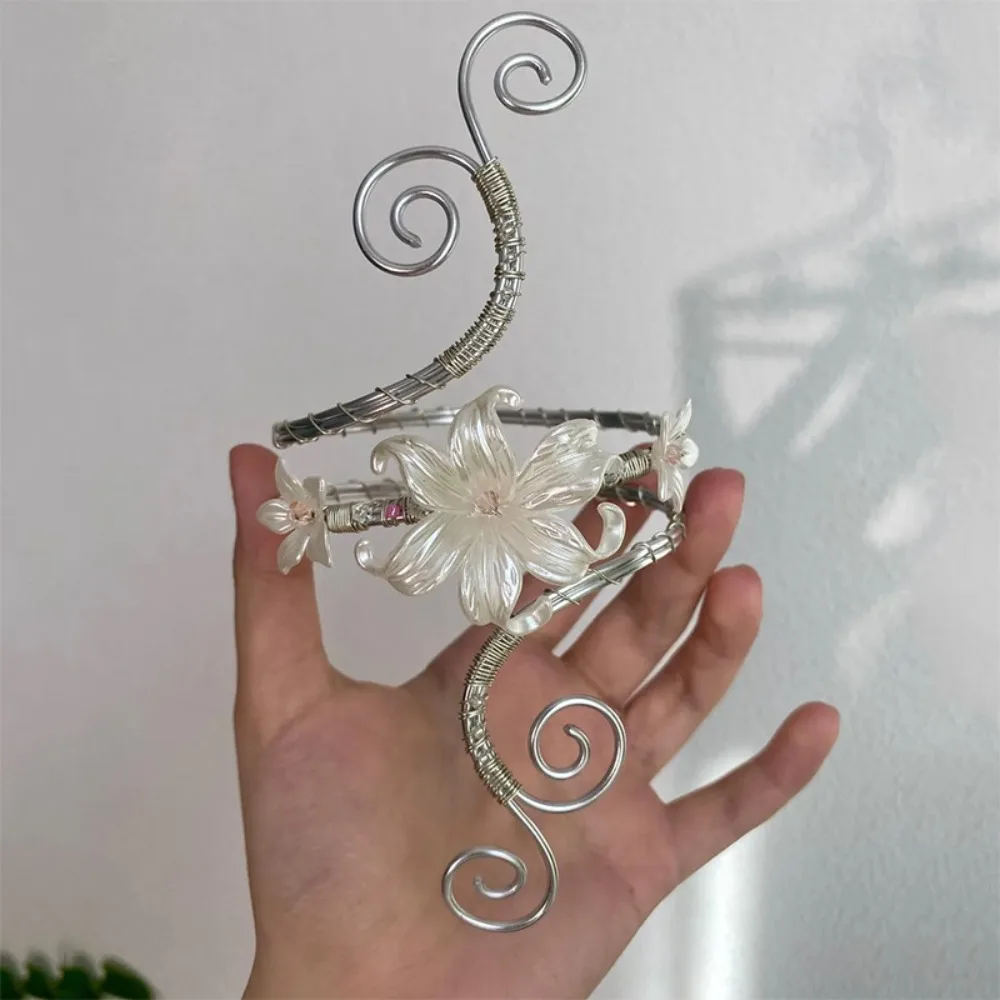 Elegant Hollow Out Iris Flower Bracelet Vintage Floral Open Arm Bangle Armlet Vacation Style Gold Jewelry Party