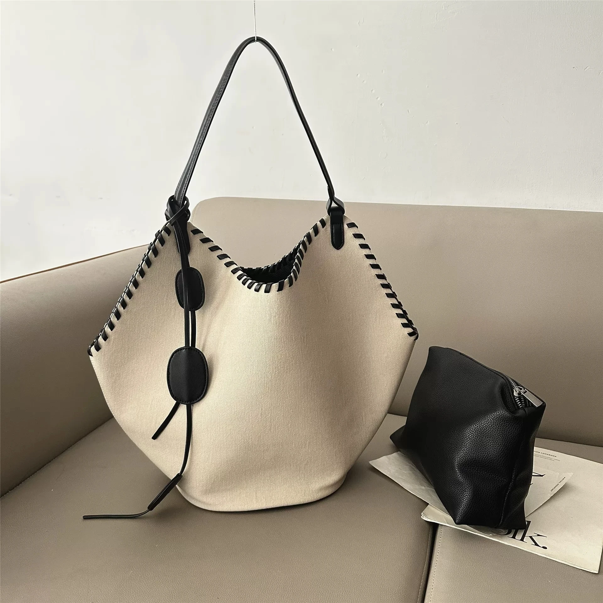 

2026 New Niche Hand-held weave Tote Bag for Women with Large Capacity Commuting Shoulder Underarm Bags Woven for Daily Use
