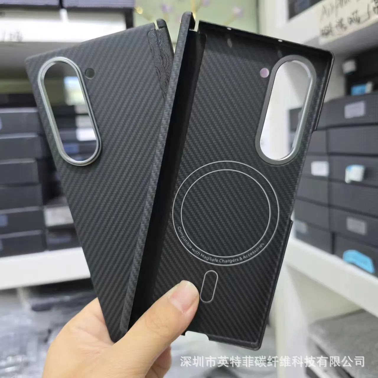 

Для Samsung zfold6 чехол для телефона из настоящего углеродного волокна с центральной осью из кевлара, новый жесткий чехол Magsafe с подвеской, устойчивый к падениям и износу