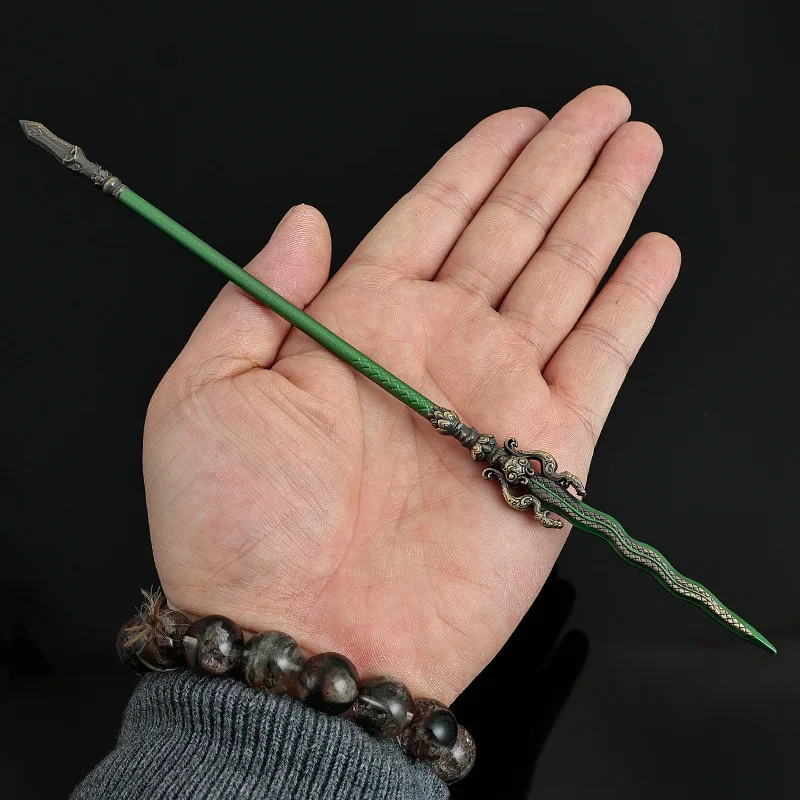 Juego de mitología negra de 22cm, arma periférica, modelo de espada, ropa blanca, adorno de aleación de lanza larga, regalos de cumpleaños, juguetes para niños