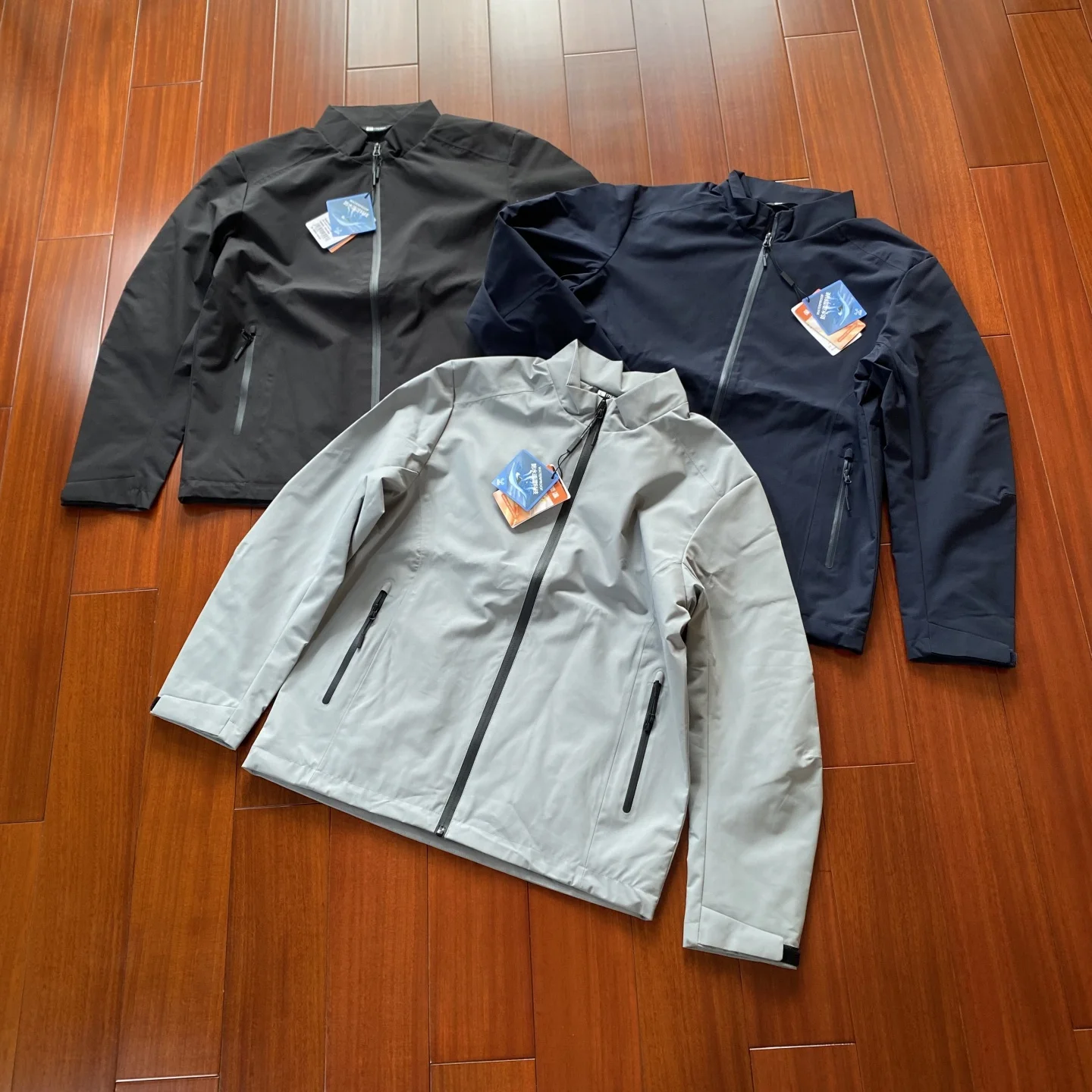 

Мужская демисезонная тонкая ветрозащитная водонепроницаемая спортивная куртка с воротником-стойкой для активного отдыха, осенняя, приталенная, из полиэстера...