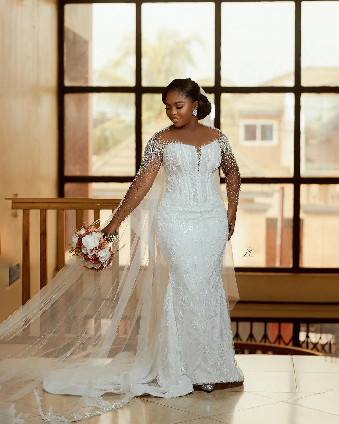 فستان الزفاف الأفريقي 2026 رقبة شفافة وأكمام طويلة خرز ترتر حورية البحر زفاف العروس نمت فيستدوس دي نوفيا #5
