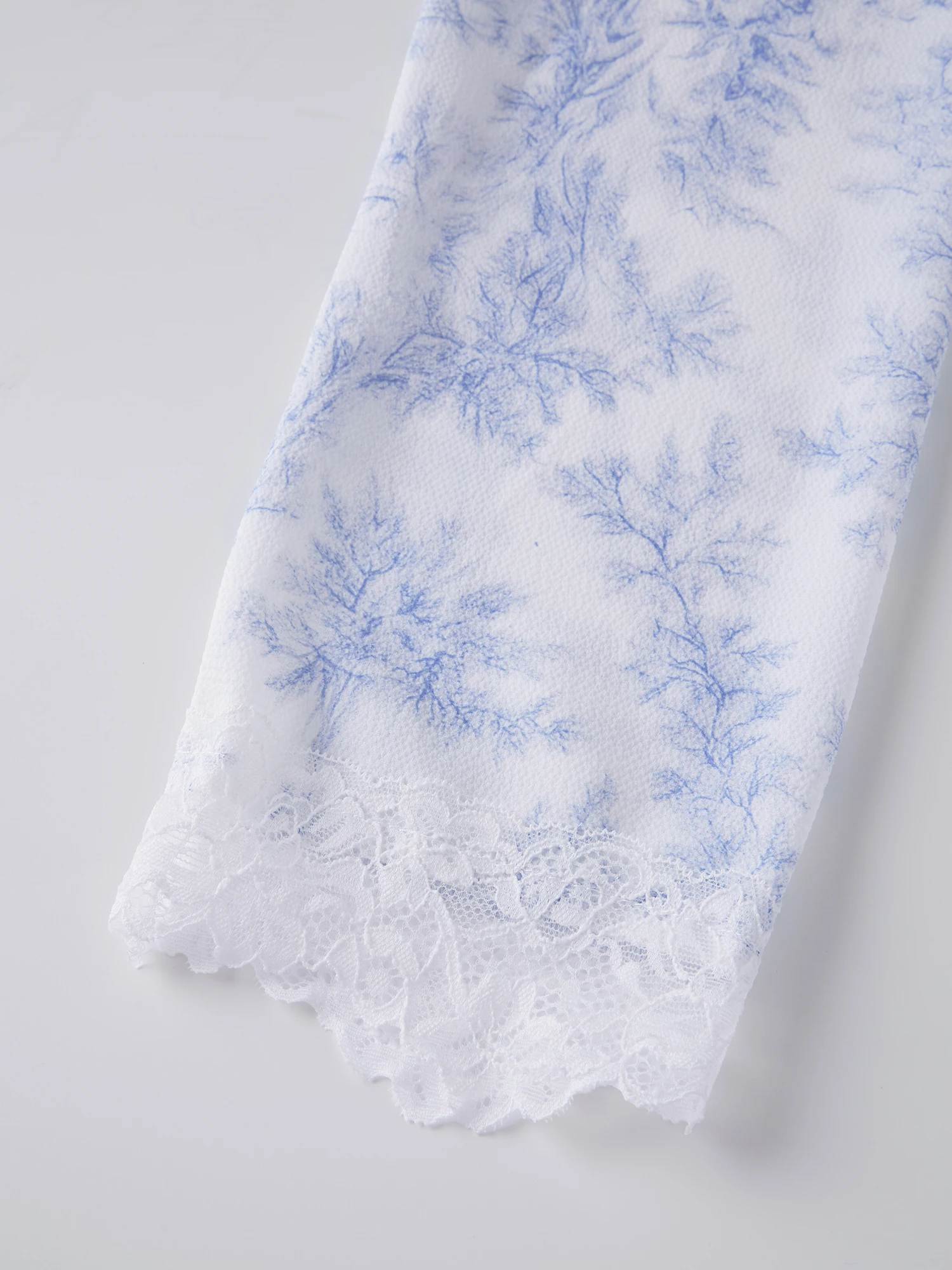 طقم بيجامة نسائي مكون من قطعتين بأكمام طويلة وقمصان علوية وسروال قصير من الأمام