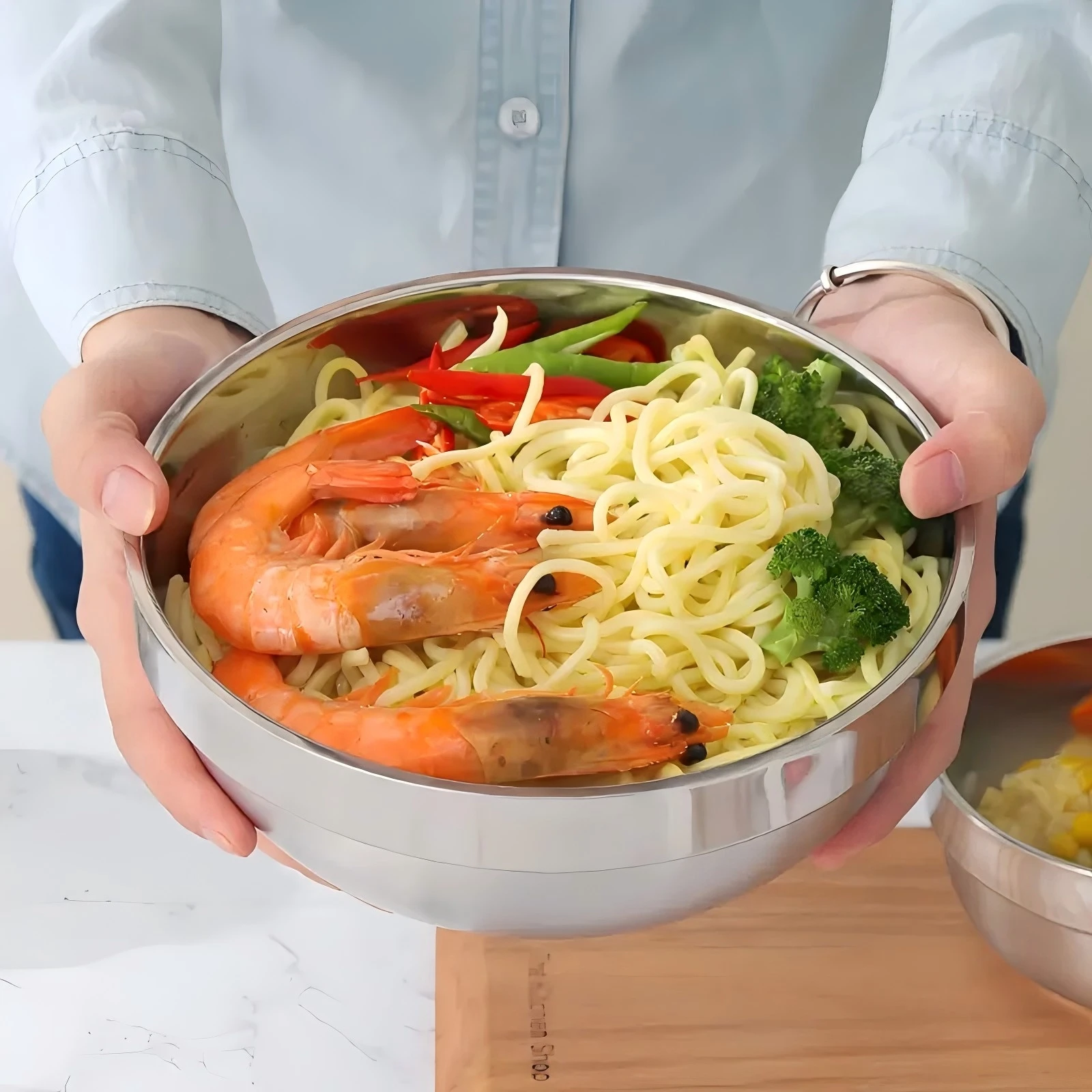 

Большая миска для смешивания из нержавеющей стали, используемая для смешивания, укладки яиц, маринатинга, приготовления фруктовых салатов, кемпинга, кухни