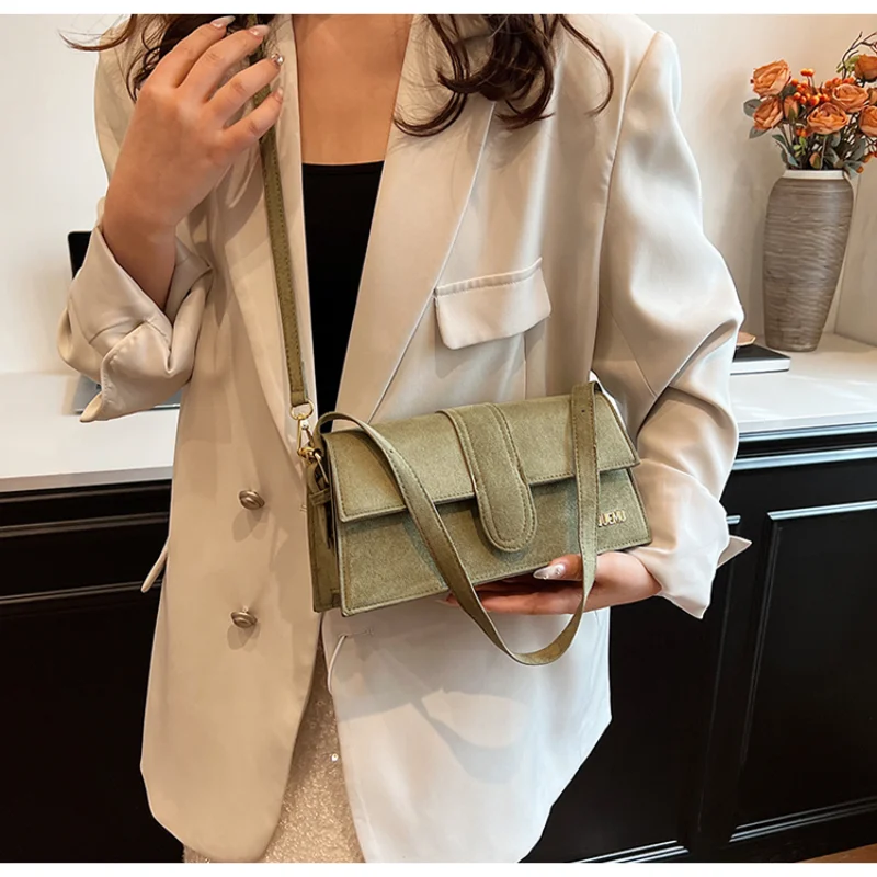 حقيبة كتف رياضية كاجوال للنساء للسفر اليومي مع مادة البولي يوريثان، تصميم مقاوم للماء، مقصورات متعددة، حزام قابل للتعديل