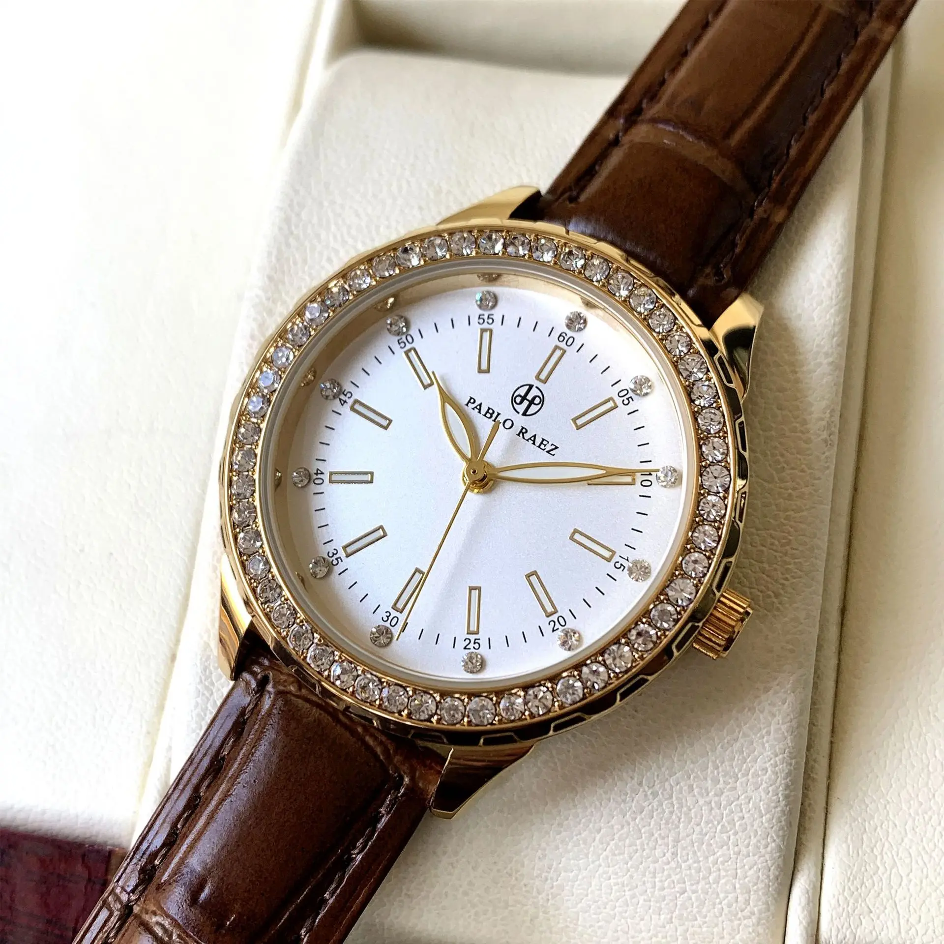 ZH122 ساعة نسائية عصرية وعصرية، تقويمات الأعمال، ساعات كوارتز مقاومة للماء، ساعات ترفيهية، هدايا، ساعات للمرأة