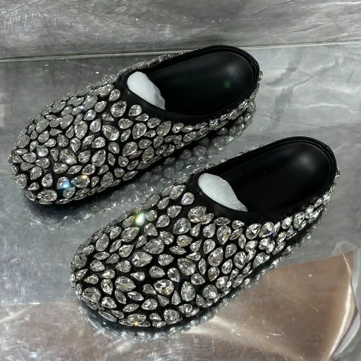 Soft Soled Slippers for Women's Outerwear, New Fashionable and Versatile Casual Rhinestone Temperament, Cool Slipper Ins Style