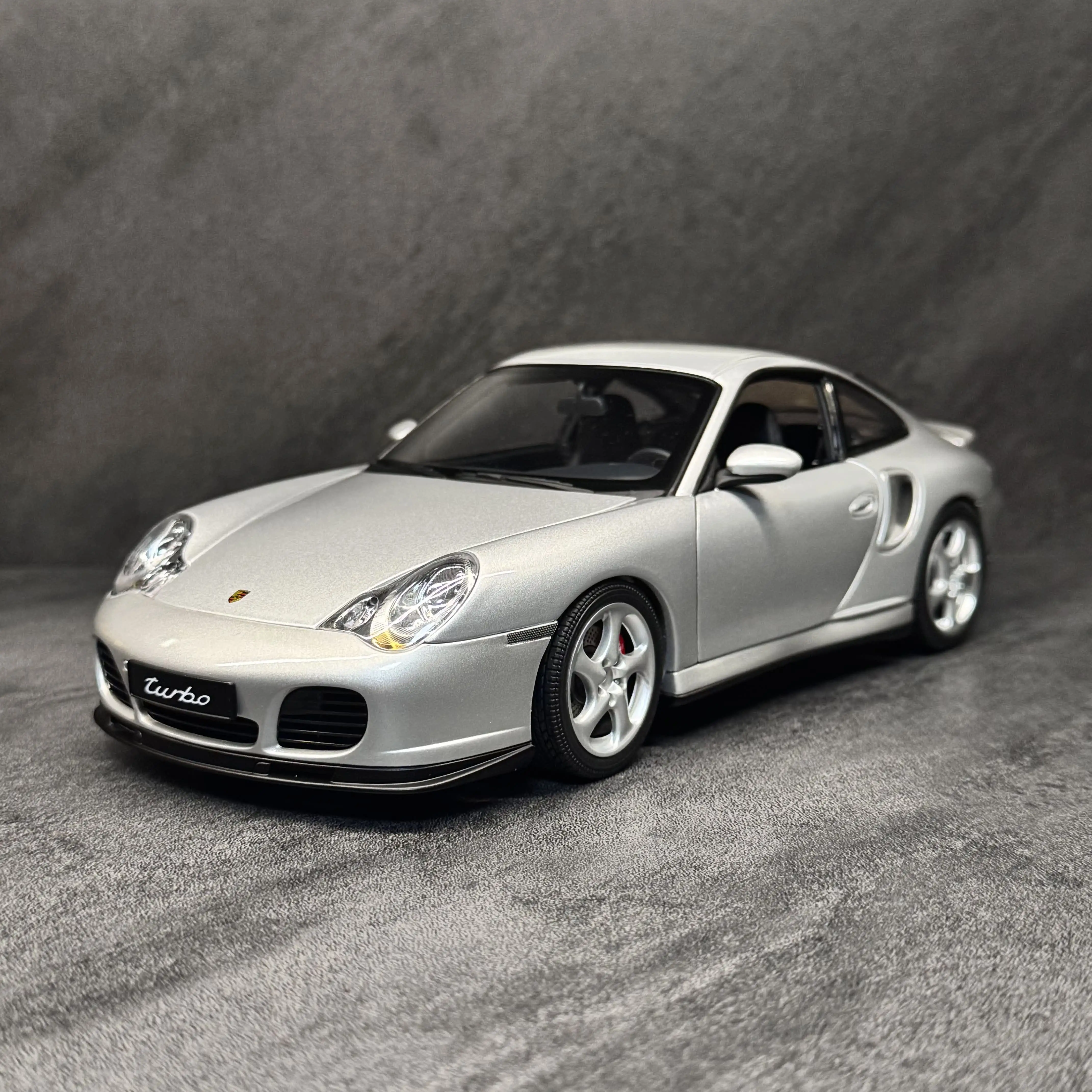 Autoart 1:18 996 Turbo Silver Simulation Limited Edition All Open Alloy Metal Static Car Model Toy Gift