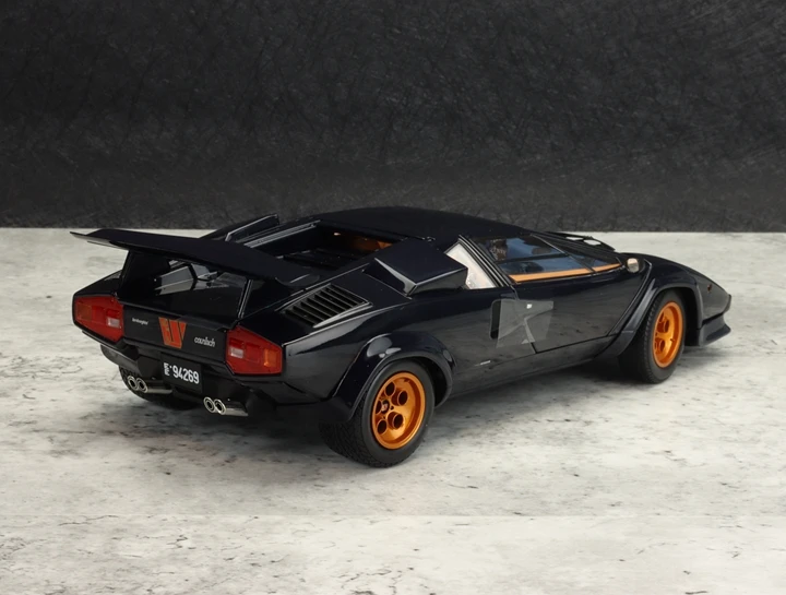 Kyosho 1:18 Countach LP500S Simulation Limited Edition All Open Alloy Metal Static Car Model Toy Gift