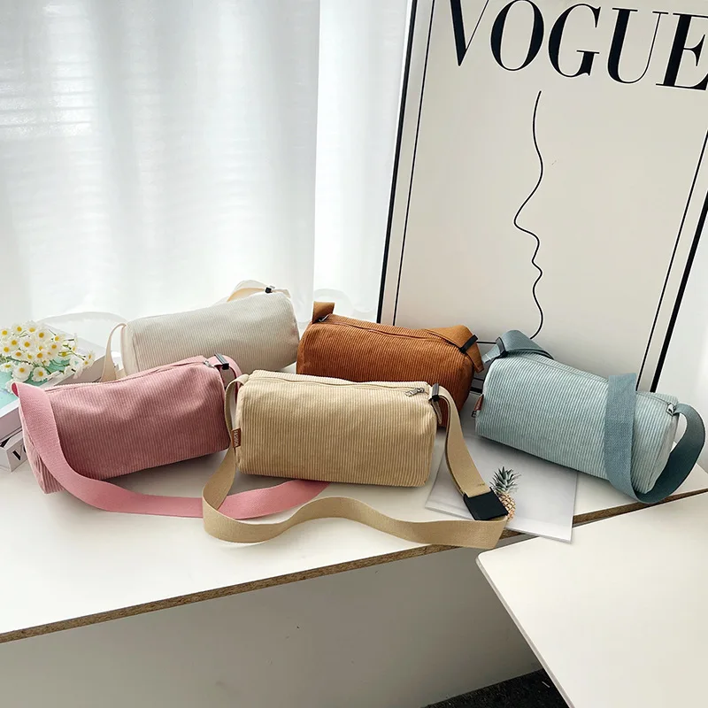 Corduroy bag women's autumn and winter versatile 2026 new fashion shoulder messenger bag popular women's pillow bag this year
