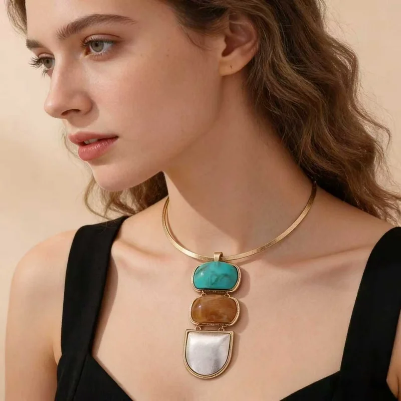 

Exaggerated Three-Layer Green Turquoise Metal Necklace for Women European Style Fashion Jewelry Lockbone Chain Accessory