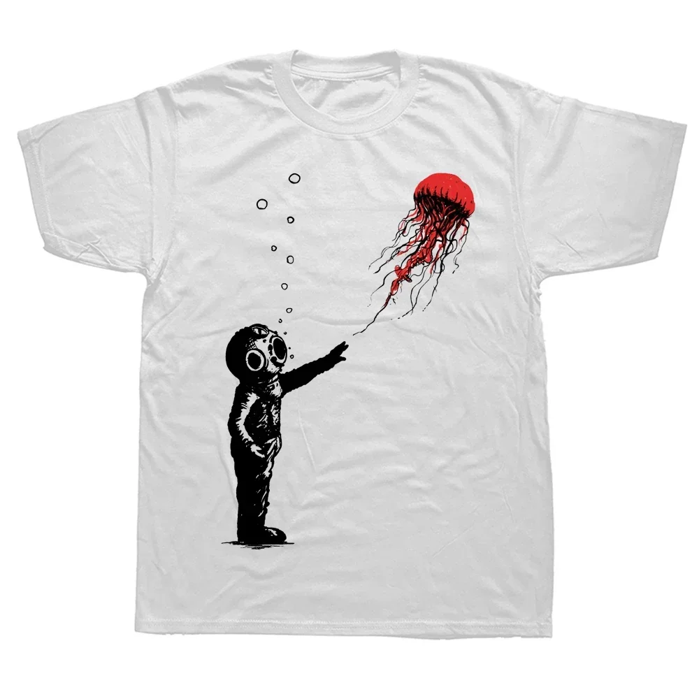 

Diver Meets Red Jellyfish Graphic Tee Men's Cotton Short Sleeve Round Neck T-shirt
