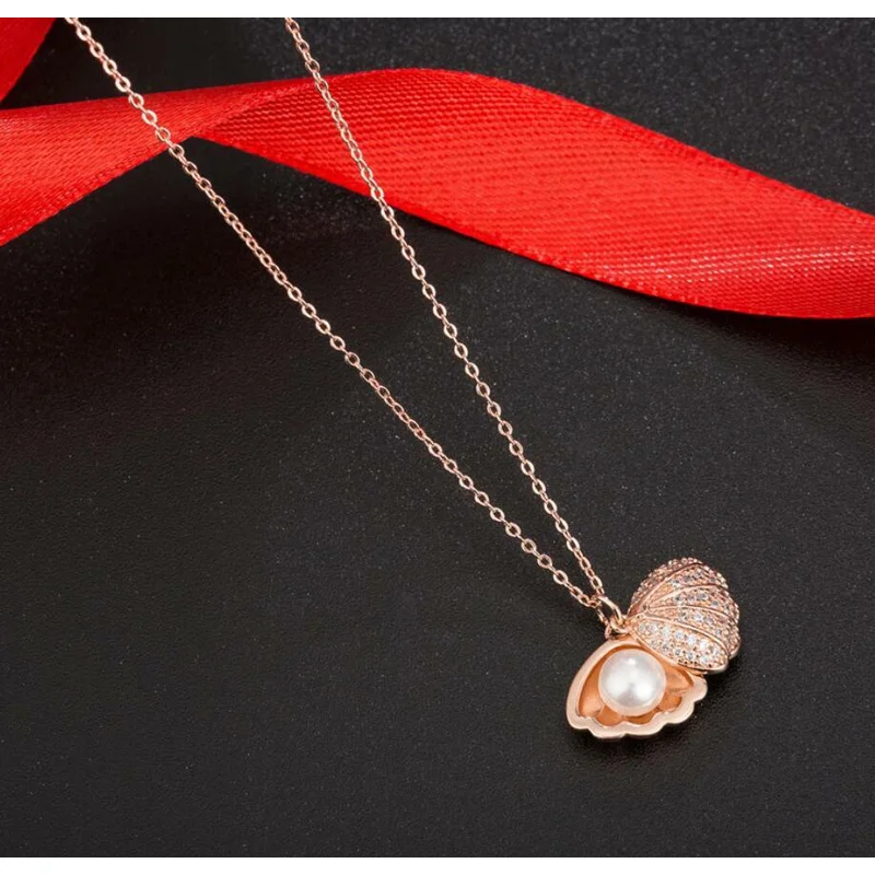 

Rose Gold Titanium Pave Cubic Zirconia Seashell Shell Pearl Pendant Nelace