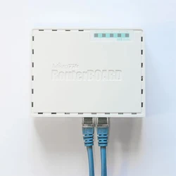 Roteador Gigabit Ethernet MikroTik, HEX, RB750Gr3, Suporta portas Ethernet 5, 10, 100, 1000 Mbps