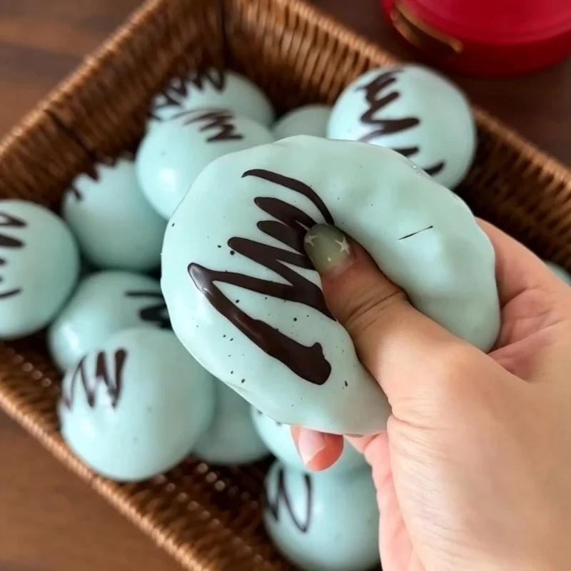 Knuspriger Brownie-Eiscreme-Ball, Quetschbares Stressabbau-Fidget-Spielzeug, Knackige Quetschspielzeuge, Gefüllte Blöcke, ASMR Anti-Stress-Sensorik-Spielzeug – Detail 3