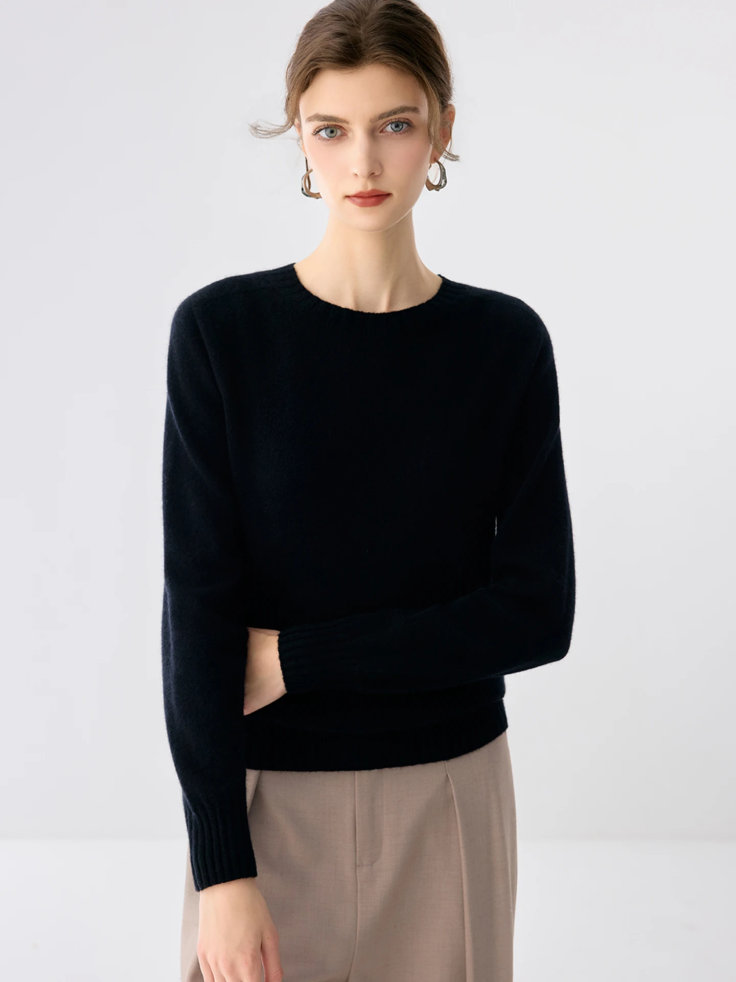 Soft Autumn Winter Women 100% Cashmere Sweater Seamless One‑piece Knitwear Warm Tops Long Sleeve Round‑Neck Casual Clothes