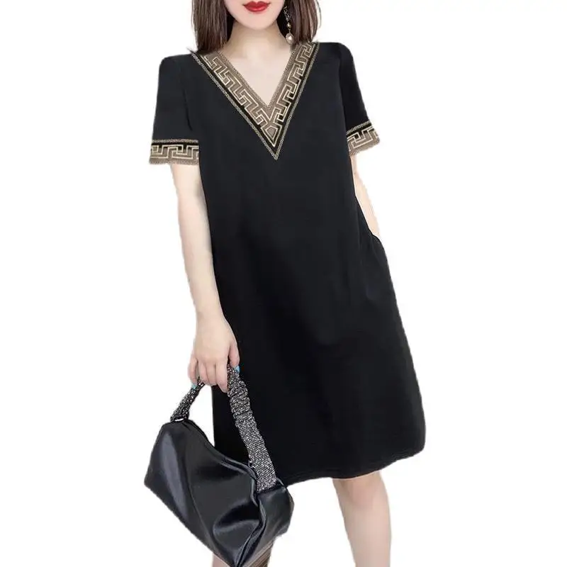 2023 Summer New Korean Loose Hollow Out Patchwork V-Neck Lace Short Sleeve Black All-match Pockets Midi Dress for Women\'s