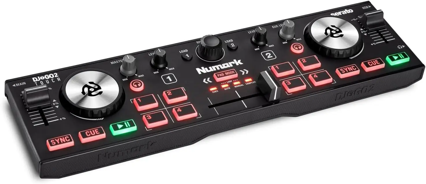 

Компактный DJ-контроллер с 2 деками, микшером, аудиоинтерфейсом и Serato Lite для легкого создания музыки