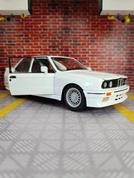 1:24 1988 BMW M3 E30 Alloy Sports Car Model Diecasts Metal Classic Car Vehicles Model Simulation Sound and Light Kids Toys Gifts