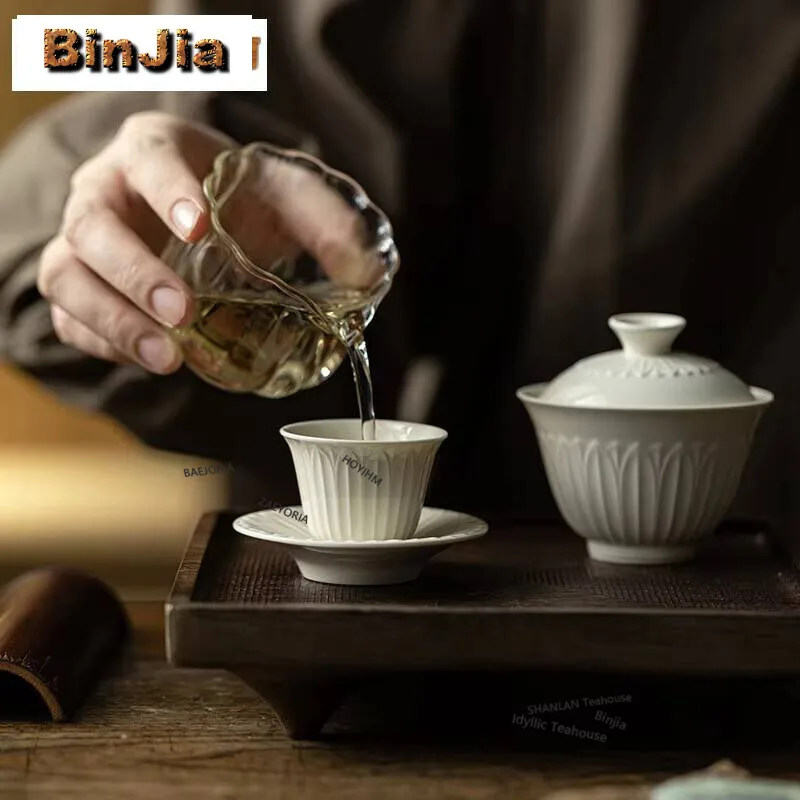 2pc/set Chinese Ding Kiln White Ceramic Teacup Lotus Petal Pattern Small Master Cup Home Personal Tasting Mug Kungfu Teaset 35ml