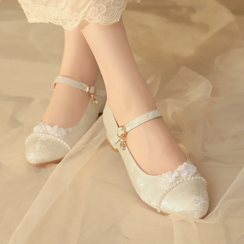 

YQBTDL 2026 Chinese Knot Girls Cotton Fabric Embroidered Pumps Retro Casual Traditional Mary Janes Princess Shoes Old Beijing