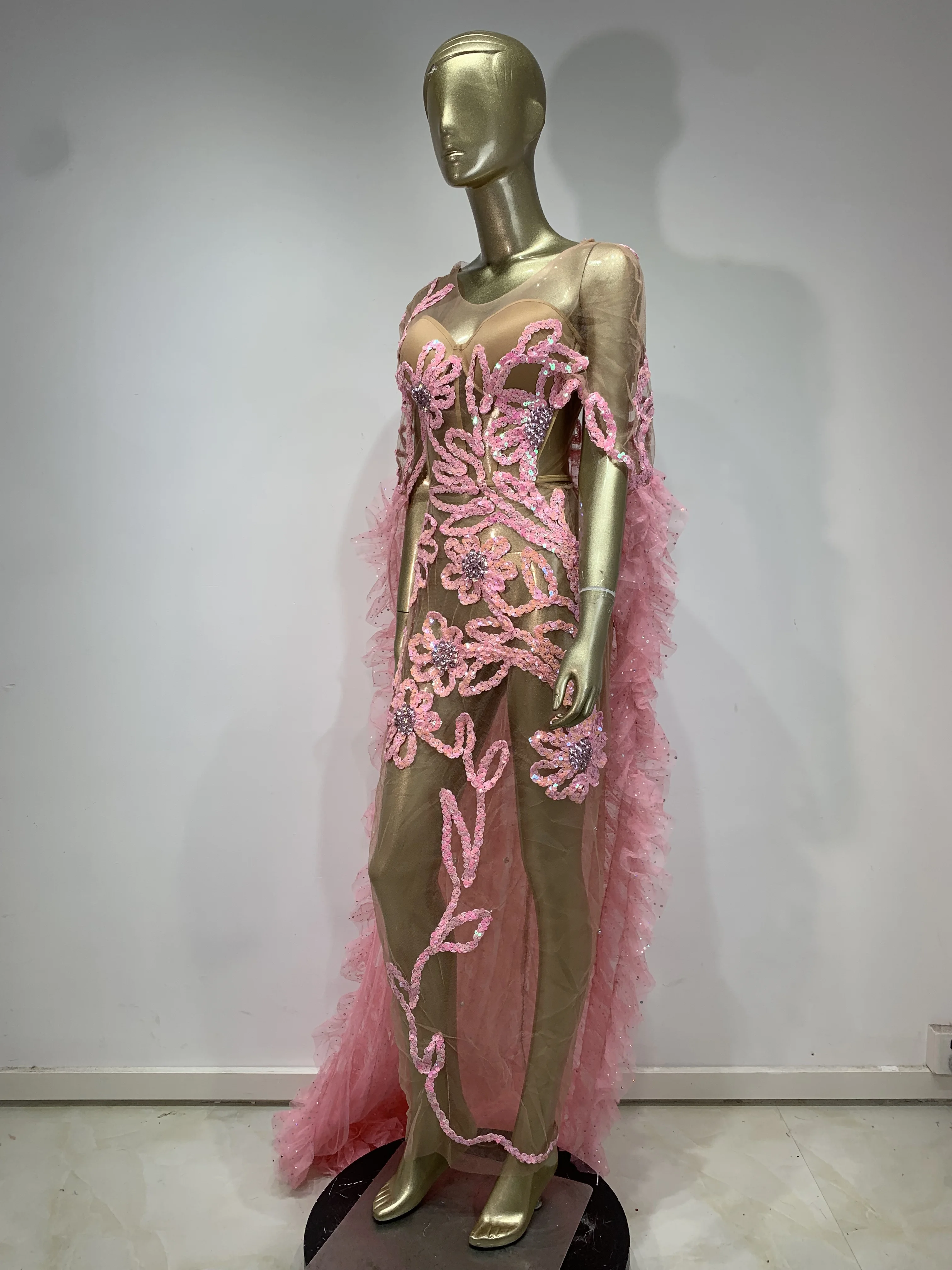 

2025 Pink Sequins Mesh See Through Long Dress Sexy Gogo Nightclub Costume Women Singer Stage Catwalk Outfit Festival Dresses