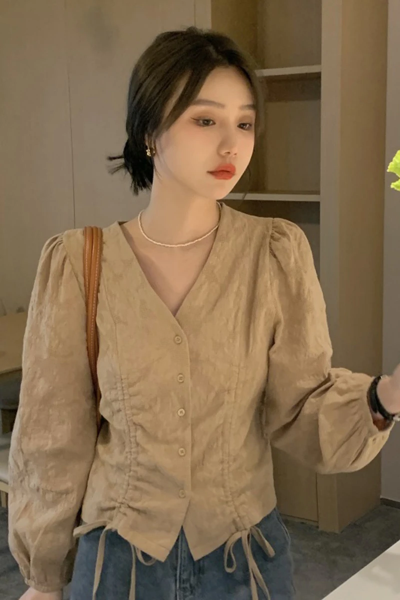 

Корейский Sle Spring Long Sve ort irt Женский дизайн Sensation Ele V-ne Faionable Top из смеси хлопка для поездок на работу...